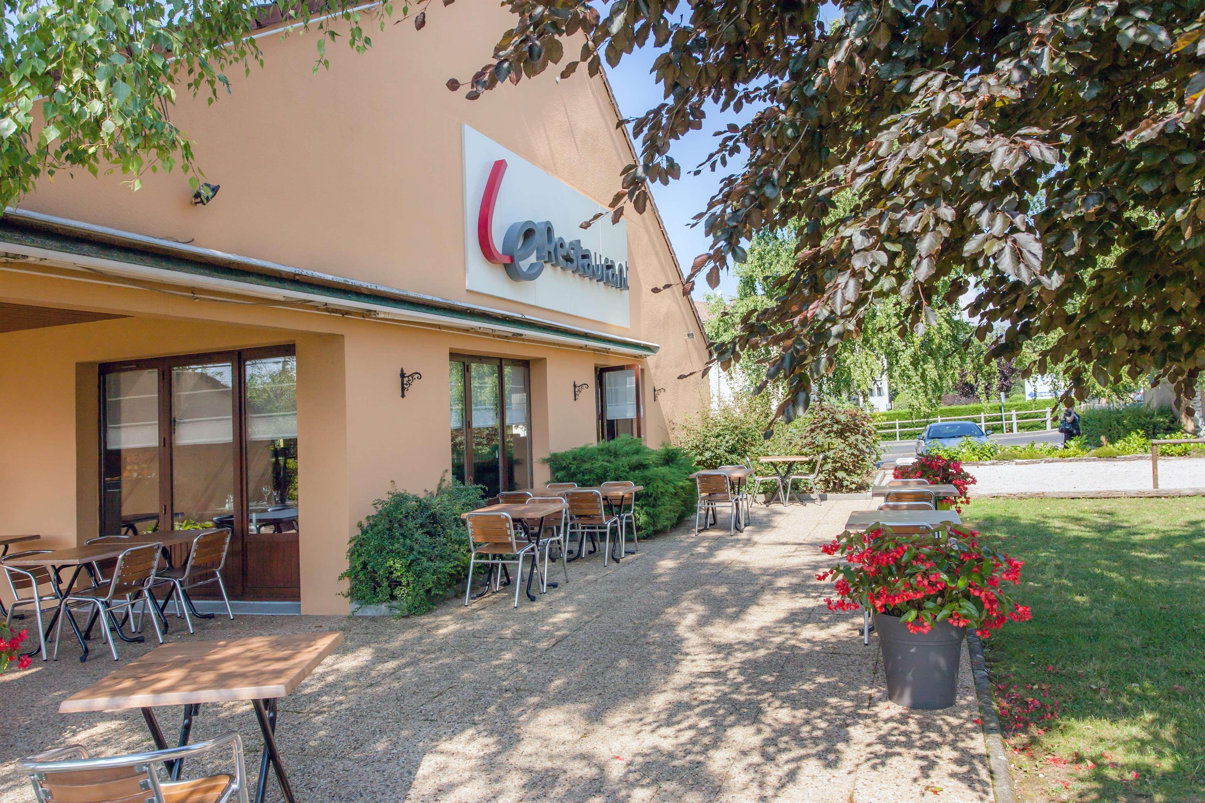 Hotel Restaurant Campanile Aurillac Exterior photo