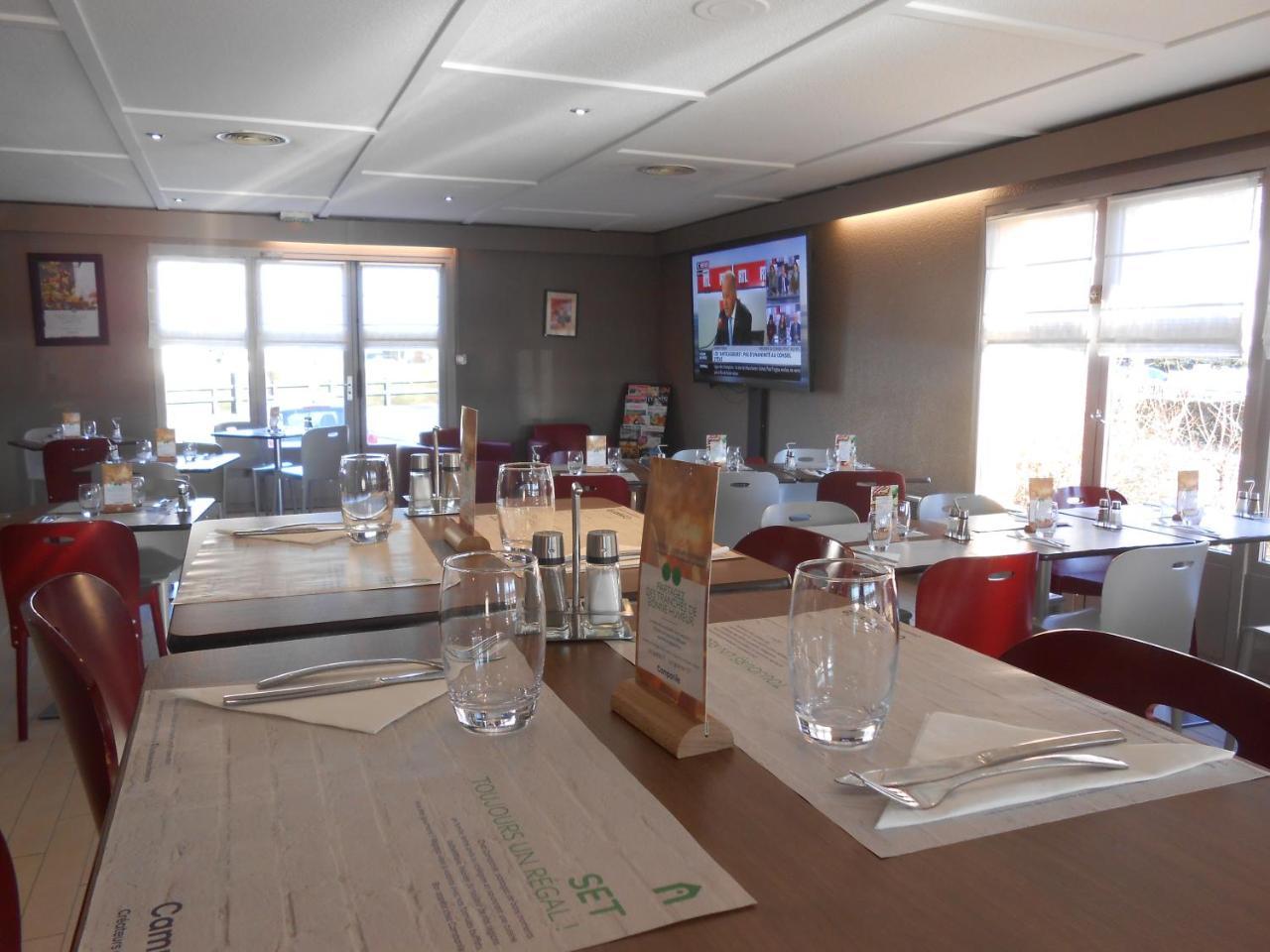 Hotel Restaurant Campanile Aurillac Exterior photo